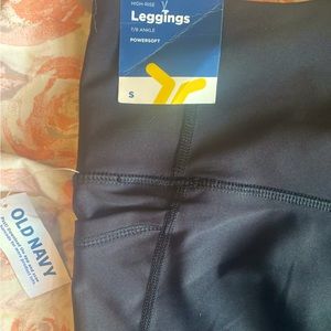 Women’s black high-rise leggings